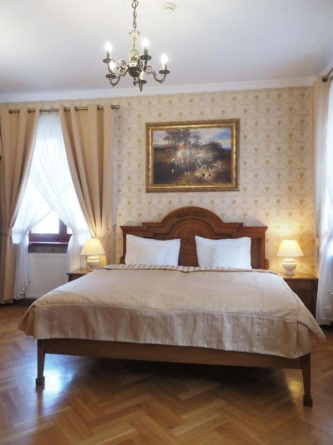 Hotel Sarmata Zespol Dworski Sandoměř Exteriér fotografie