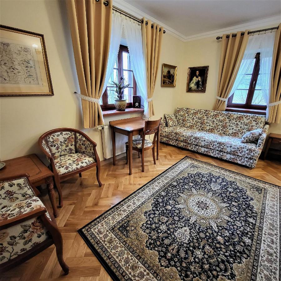 Hotel Sarmata Zespol Dworski Sandoměř Exteriér fotografie