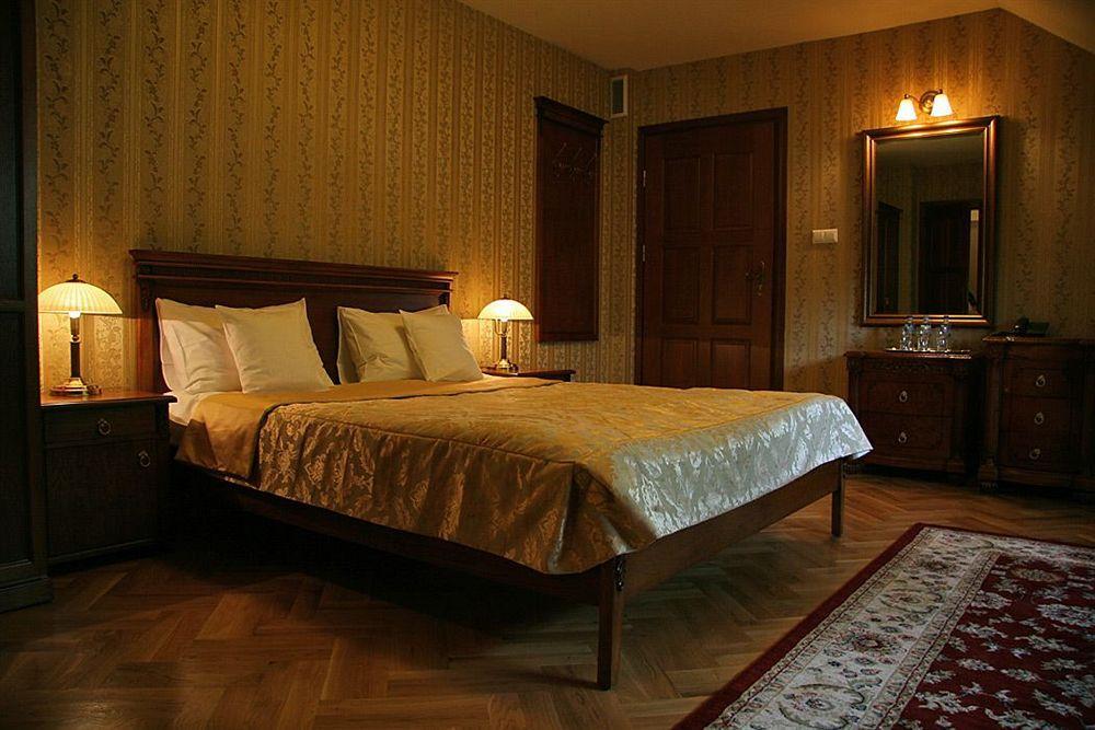 Hotel Sarmata Zespol Dworski Sandoměř Exteriér fotografie